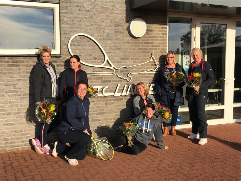 GEZELLIGE AFSLUITING VAN EEN GESLAAGD TENNISSEIZOEN